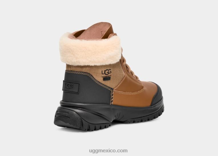 castaña 00NF562 UGG mujer yose pelusa v2